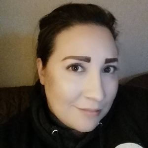 Meet your Posher, Iris